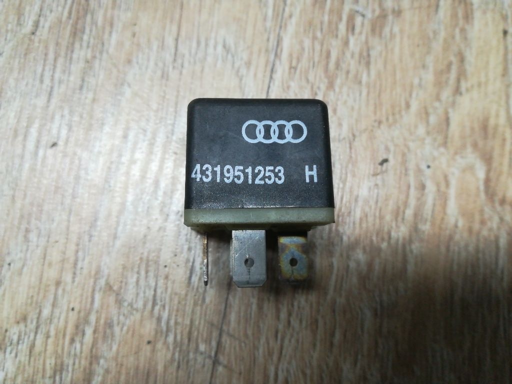 Реле вентилятора к Audi 100 1994