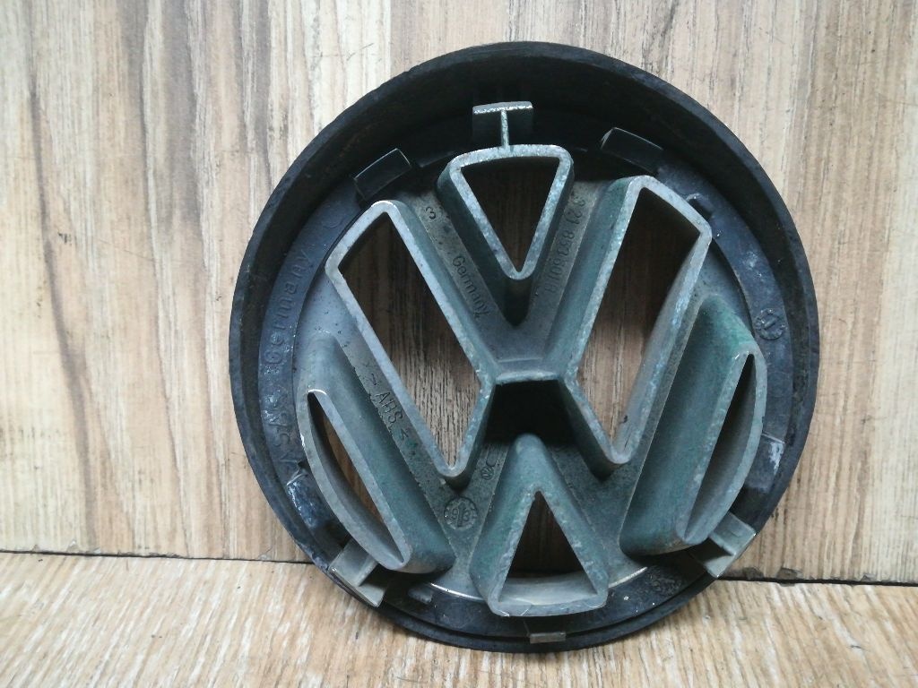Эмблема к Volkswagen Passat 1996