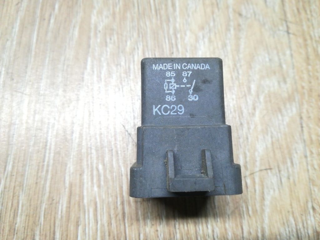 Реле (прочие) к Mazda 626 1998