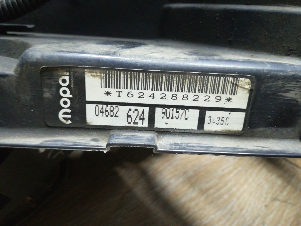 Вентилятор радиатора к Dodge Caravan 1999