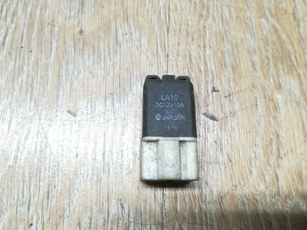 Реле (прочие) к Mazda 626 1996
