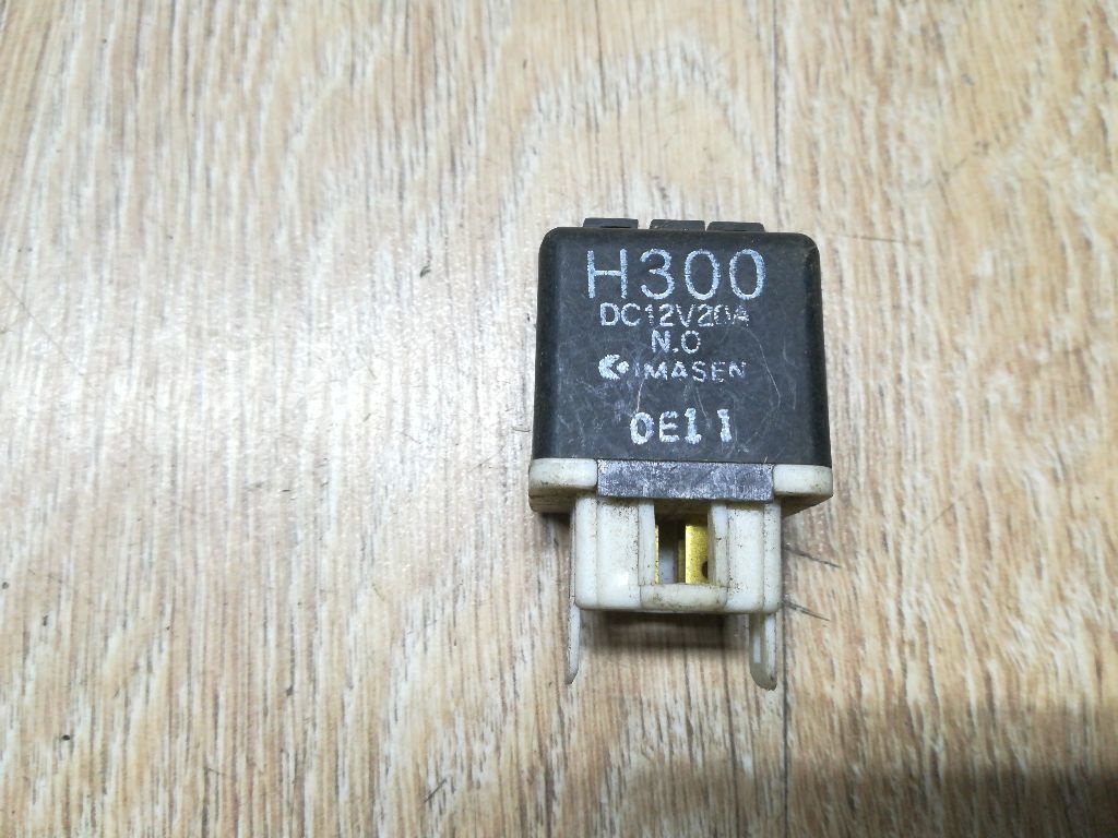 Реле (прочие) к Mazda 626 1995