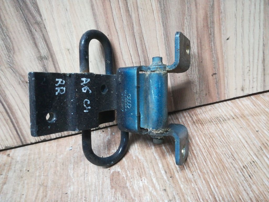 Петля двери к Audi A6 1996