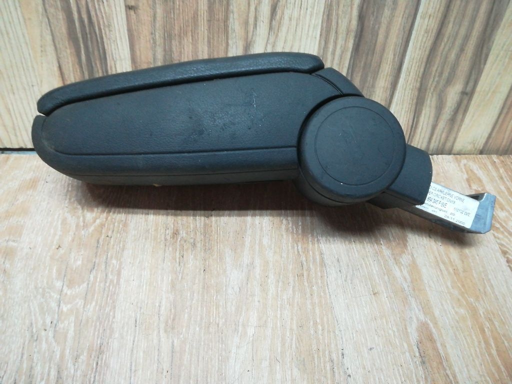 Подлокотник к Audi A6 2004