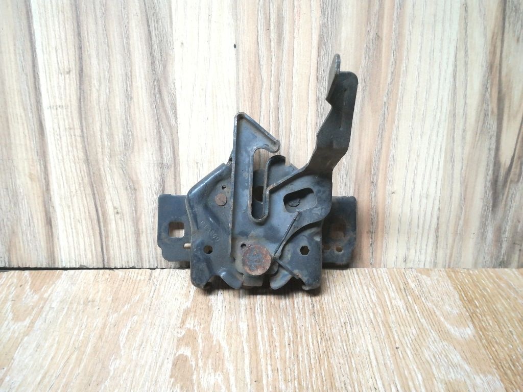 Замок капота к Ford Escape 2003