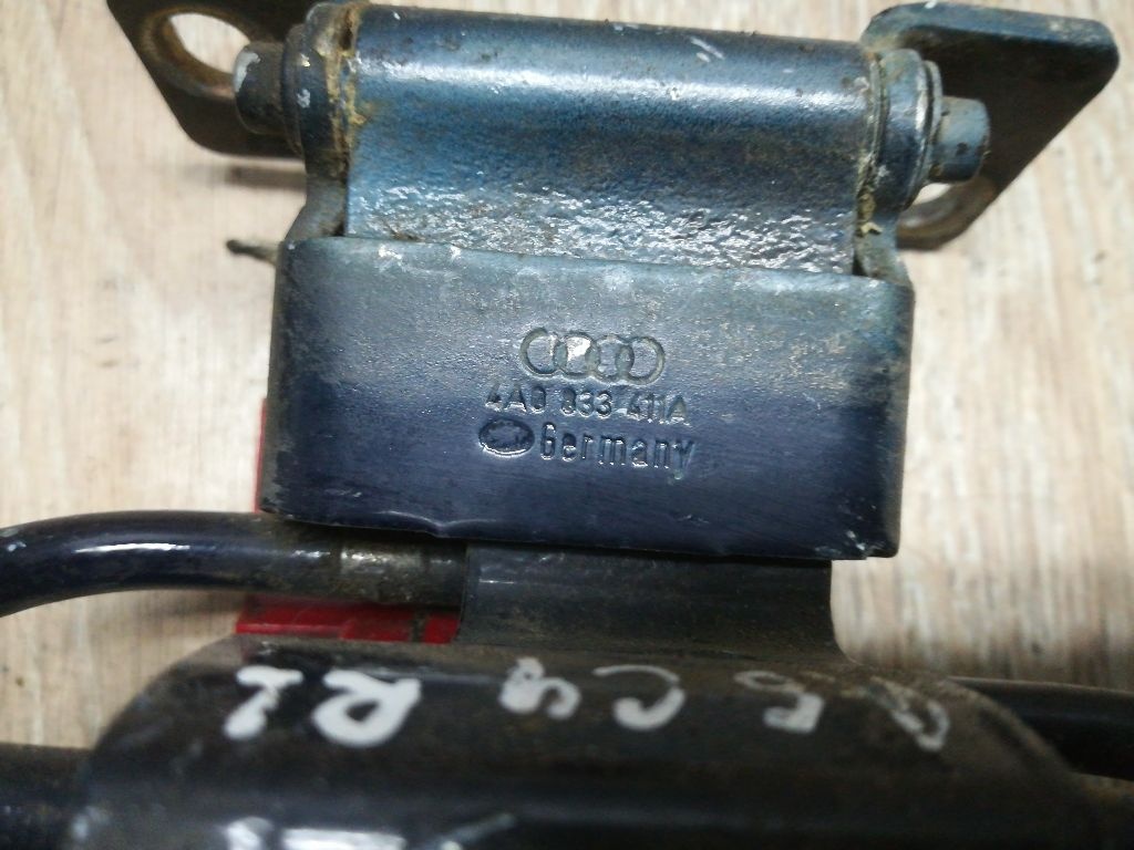 Петля двери к Audi A6 1996
