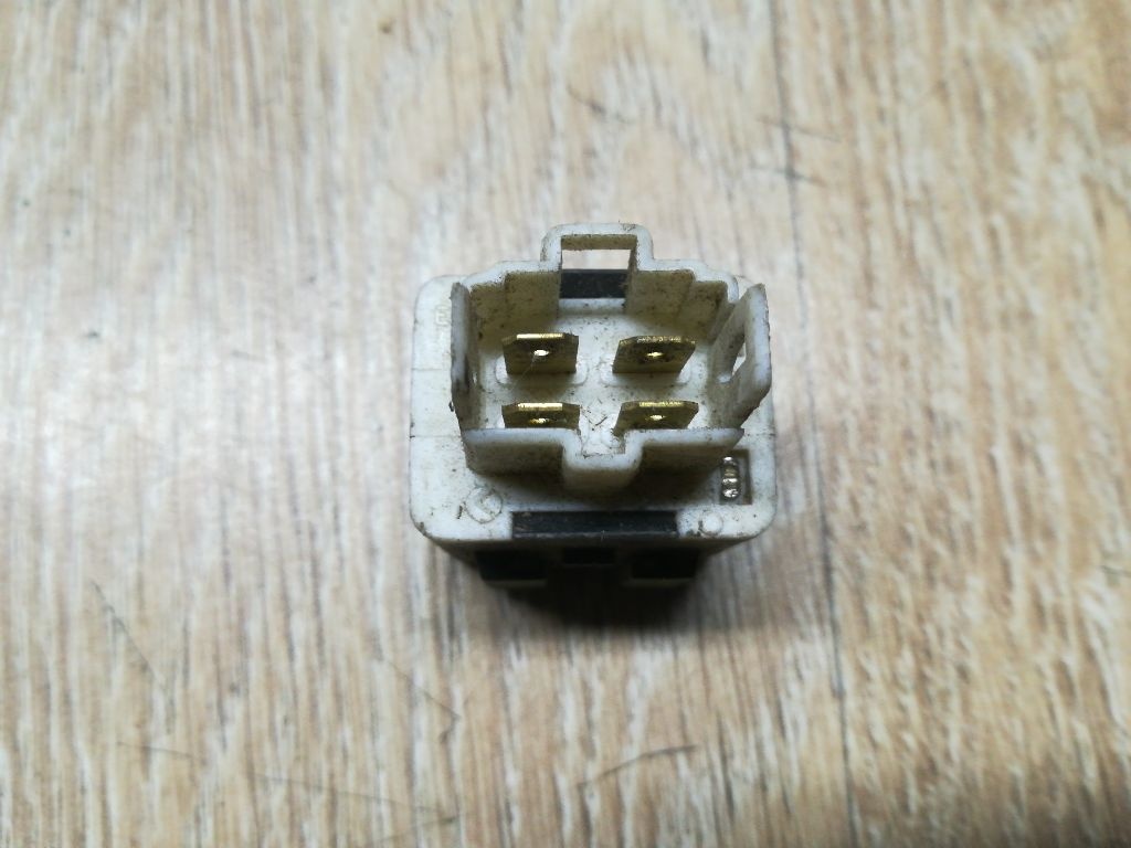 Реле (прочие) к Mazda 626 1998