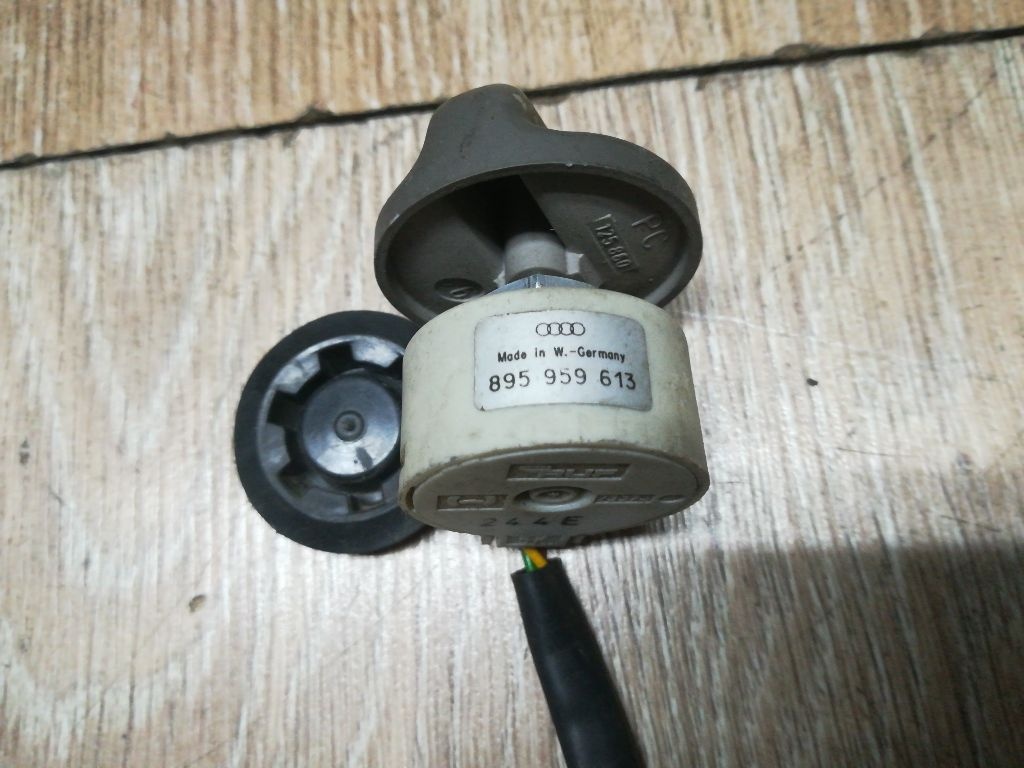 Кнопка поднятия крыши к Audi A6 1996