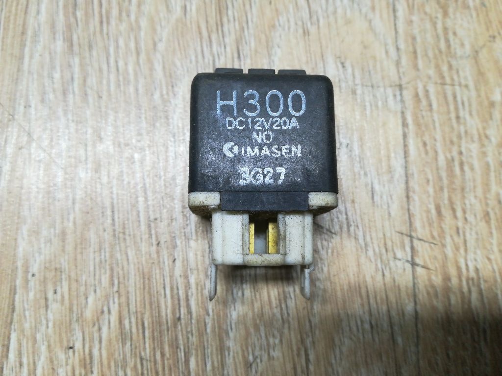 Реле (прочие) к Mazda 626 1995