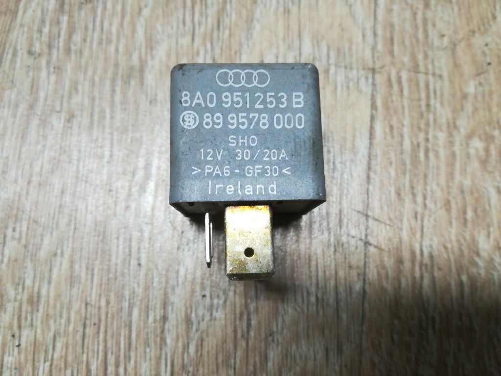 Реле бензонасоса к Audi A6 1996