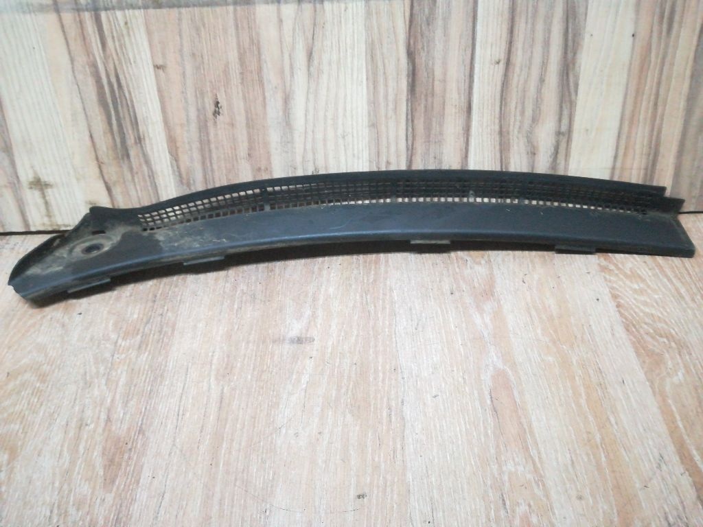 Дождевик к Volkswagen Passat 1995
