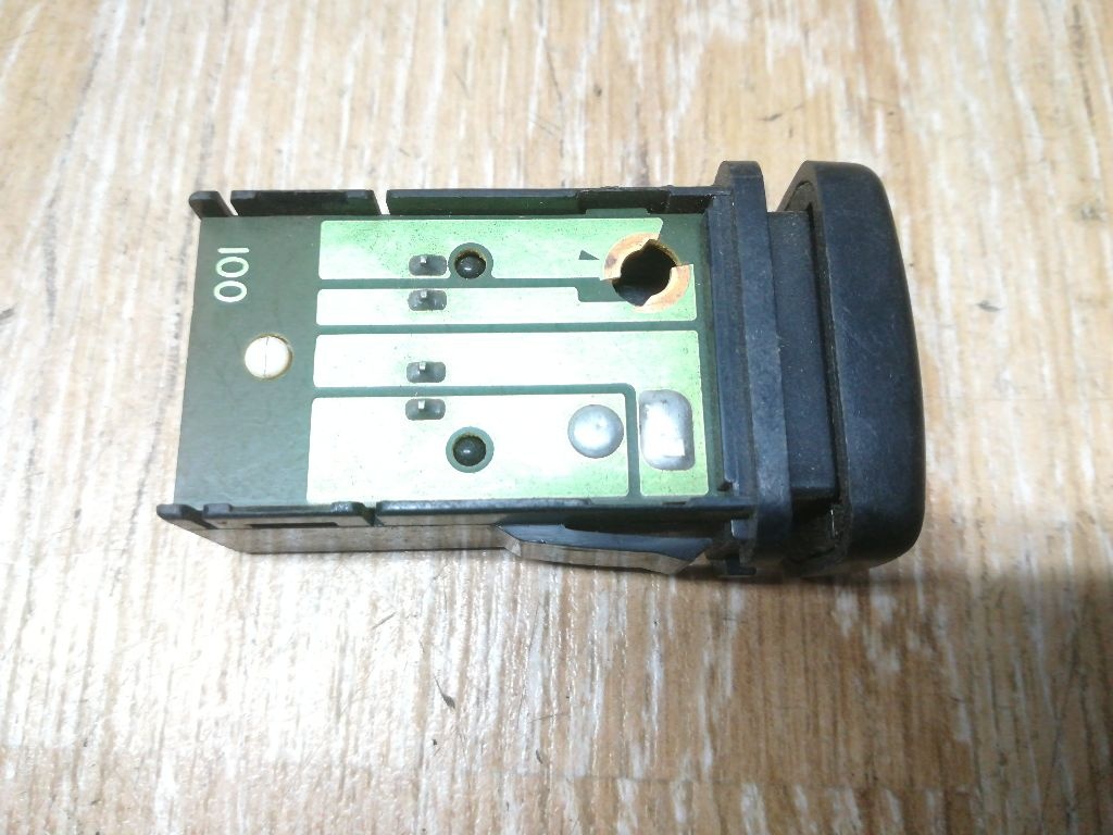 Кнопка  к Mazda 626 1995