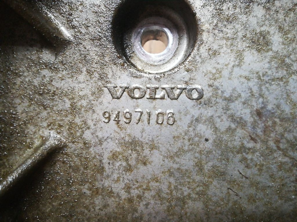 Кронштейн генератора к Volvo S80 2003