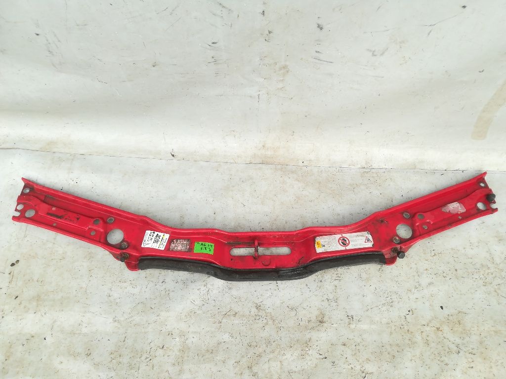 Рамка капота к Audi A6 1995