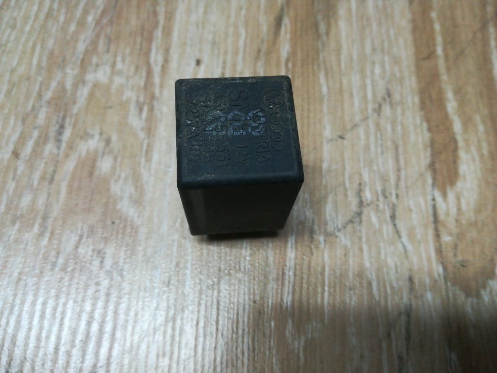 Реле (прочие) к Audi 80 1996