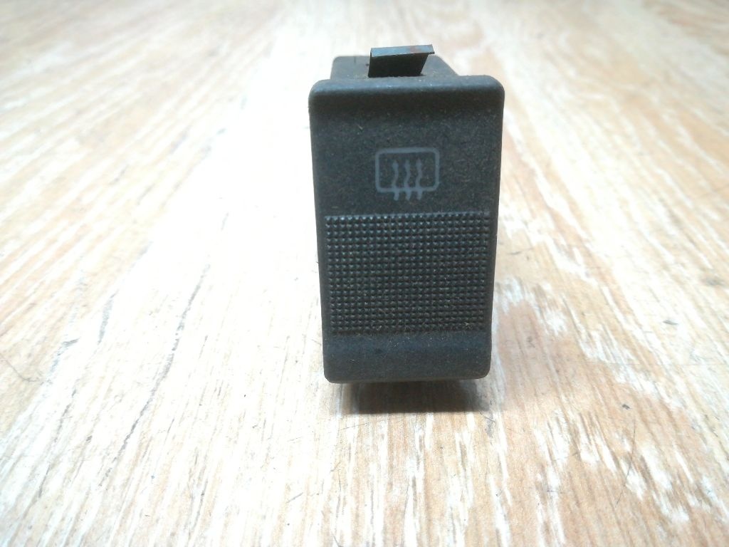 Кнопка  к Audi 80 1995