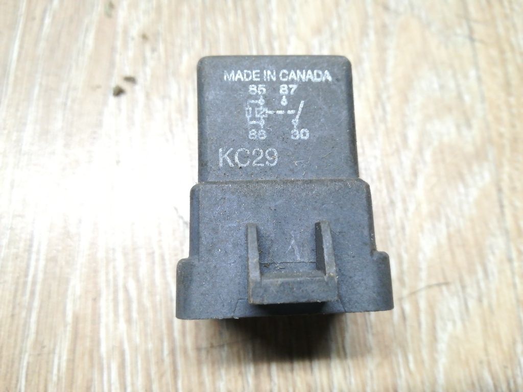 Реле (прочие) к Mazda 626 1998