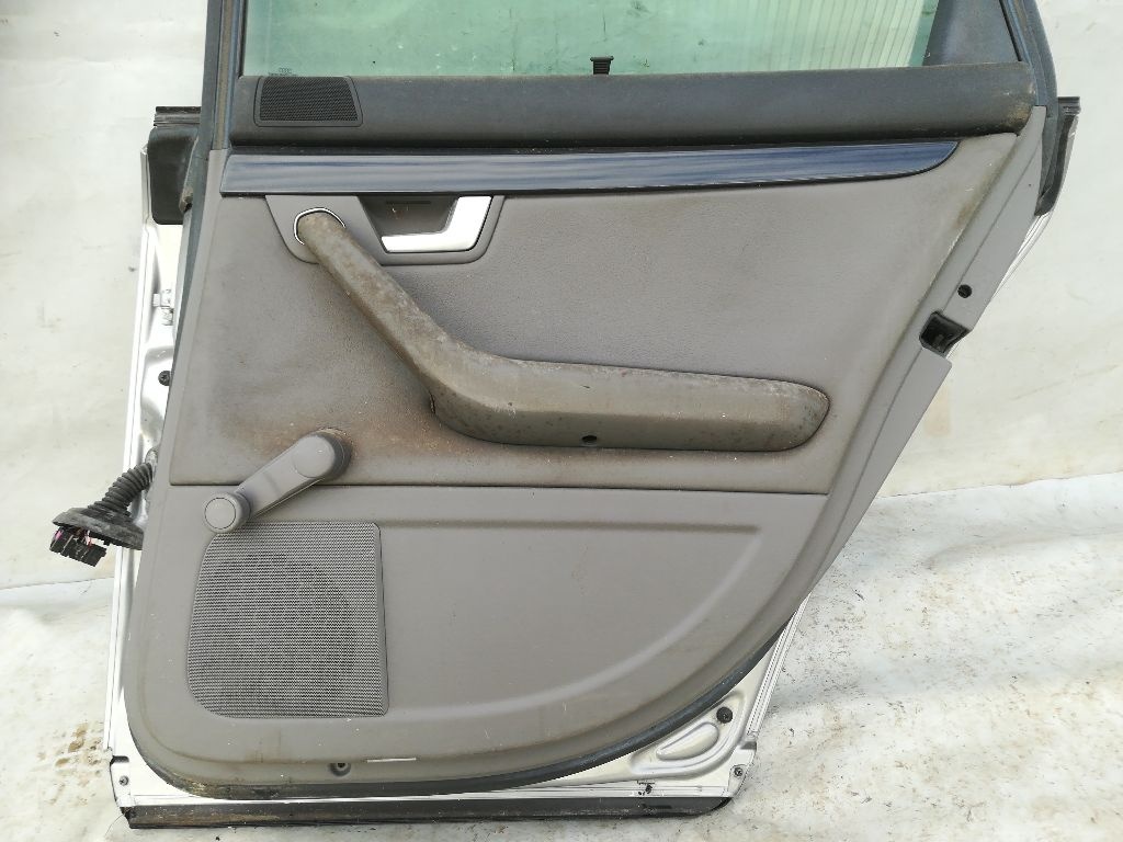 Обшивка двери задней правой (дверная карта) к Audi S4 2003