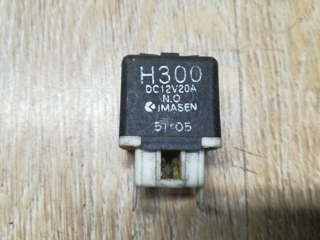 Реле (прочие) к Mazda 626 1995