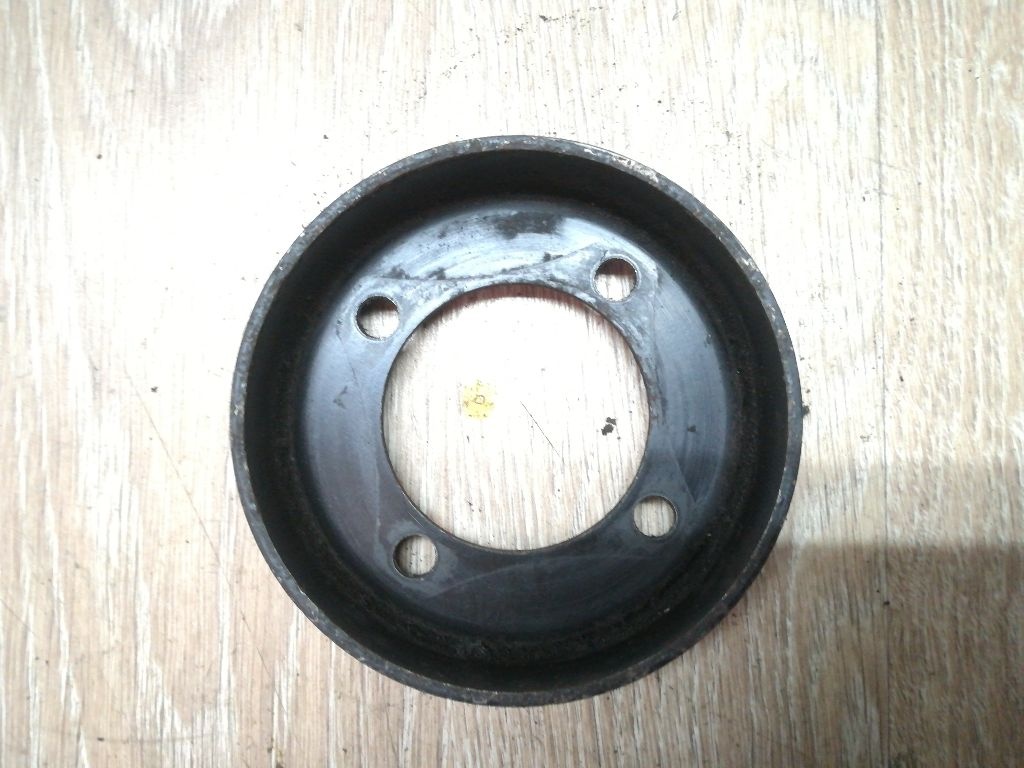 Шкив помпы к Ford Focus 2000