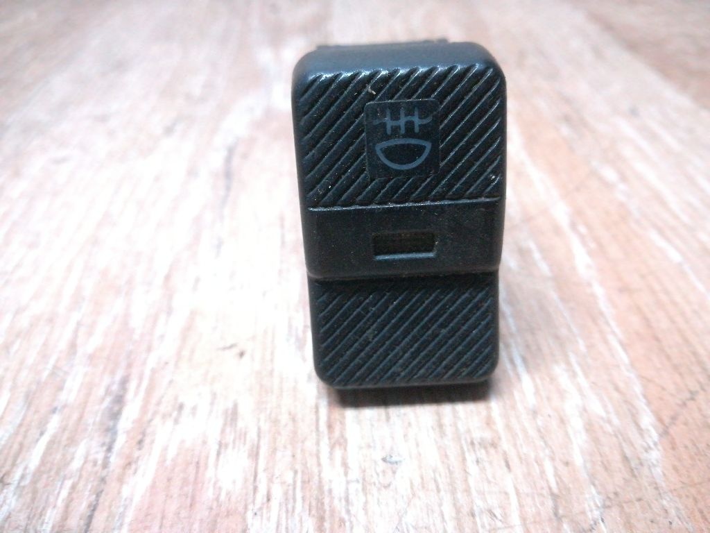 Кнопка противотуманных фар к Volkswagen Passat 1992