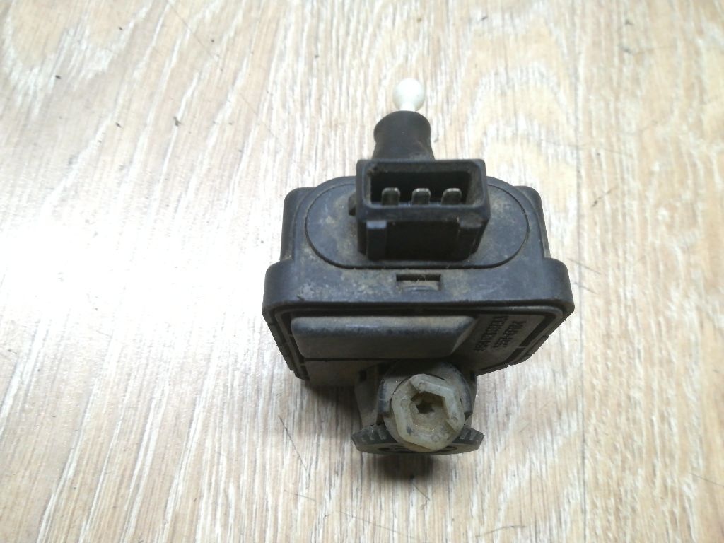 Корректор фар к Ford Fiesta 1995