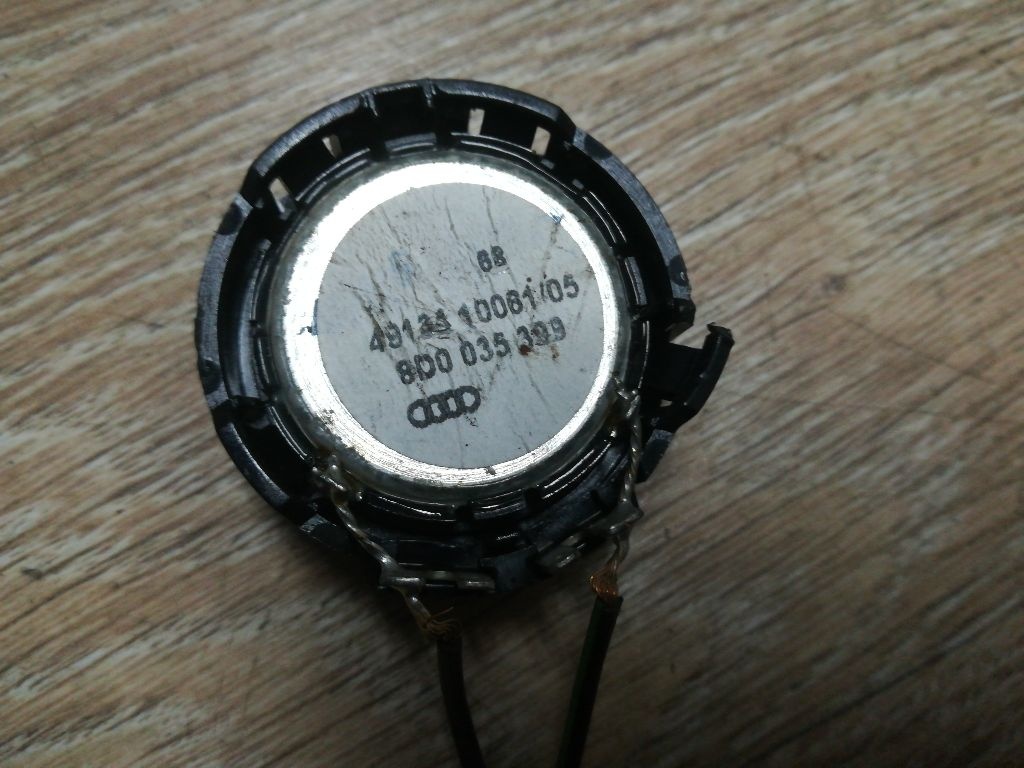 Динамик к Audi A4 1999