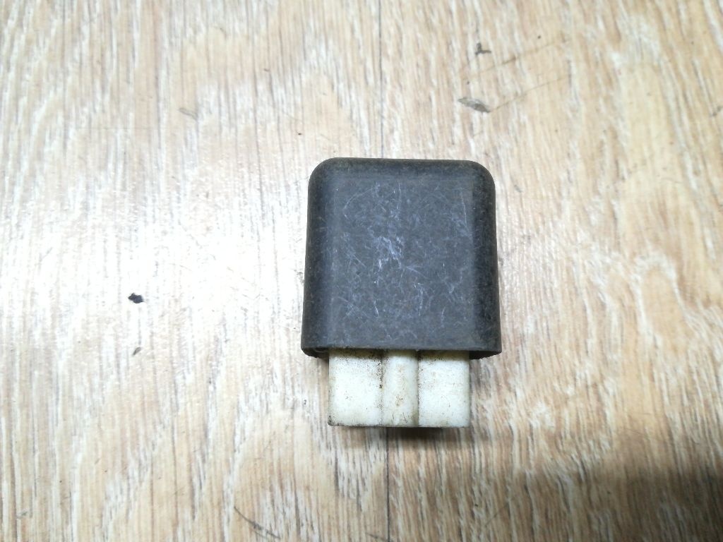 Реле (прочие) к Mazda 323 1996