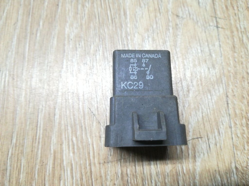 Реле (прочие) к Mazda 626 1998