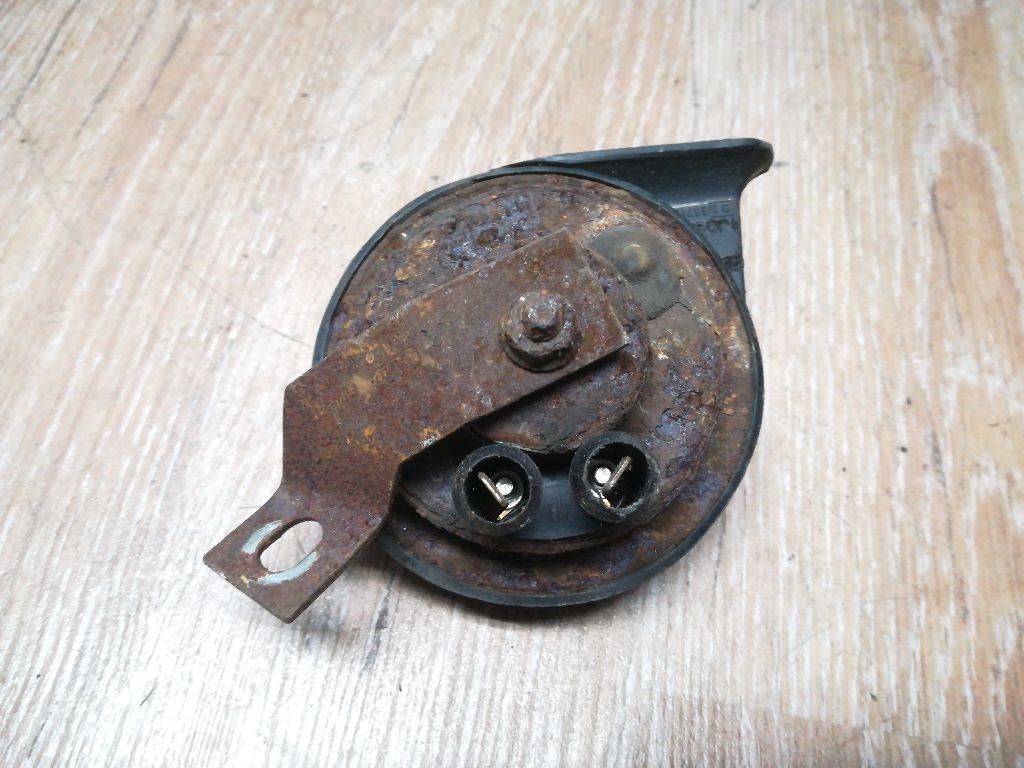 Сигнал (клаксон) к Audi 100 1993