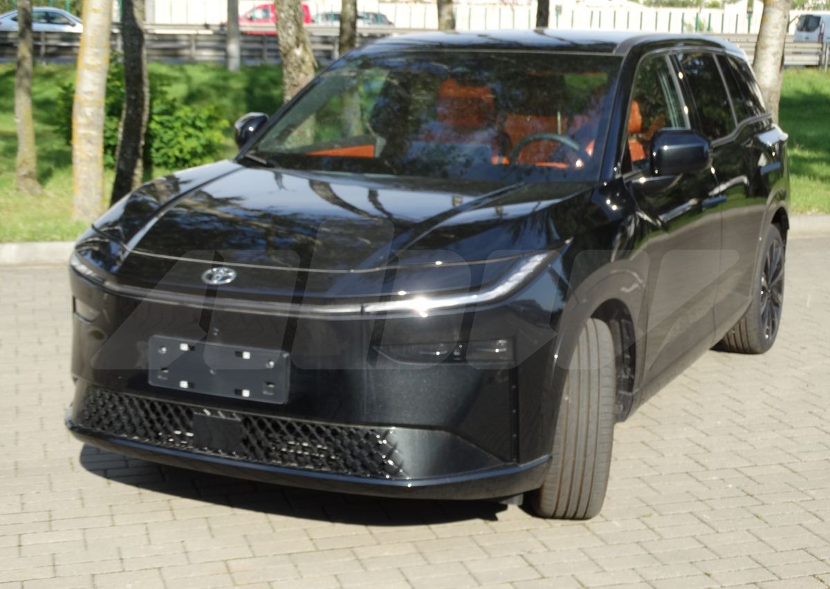 Toyota bZ3X I, 2025
