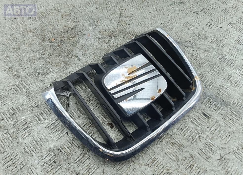 Решетка бампера к SEAT Alhambra 2004