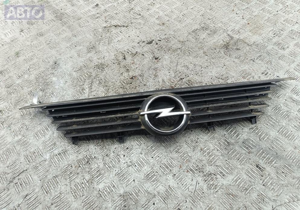 Решетка радиатора к Opel Vectra 2001