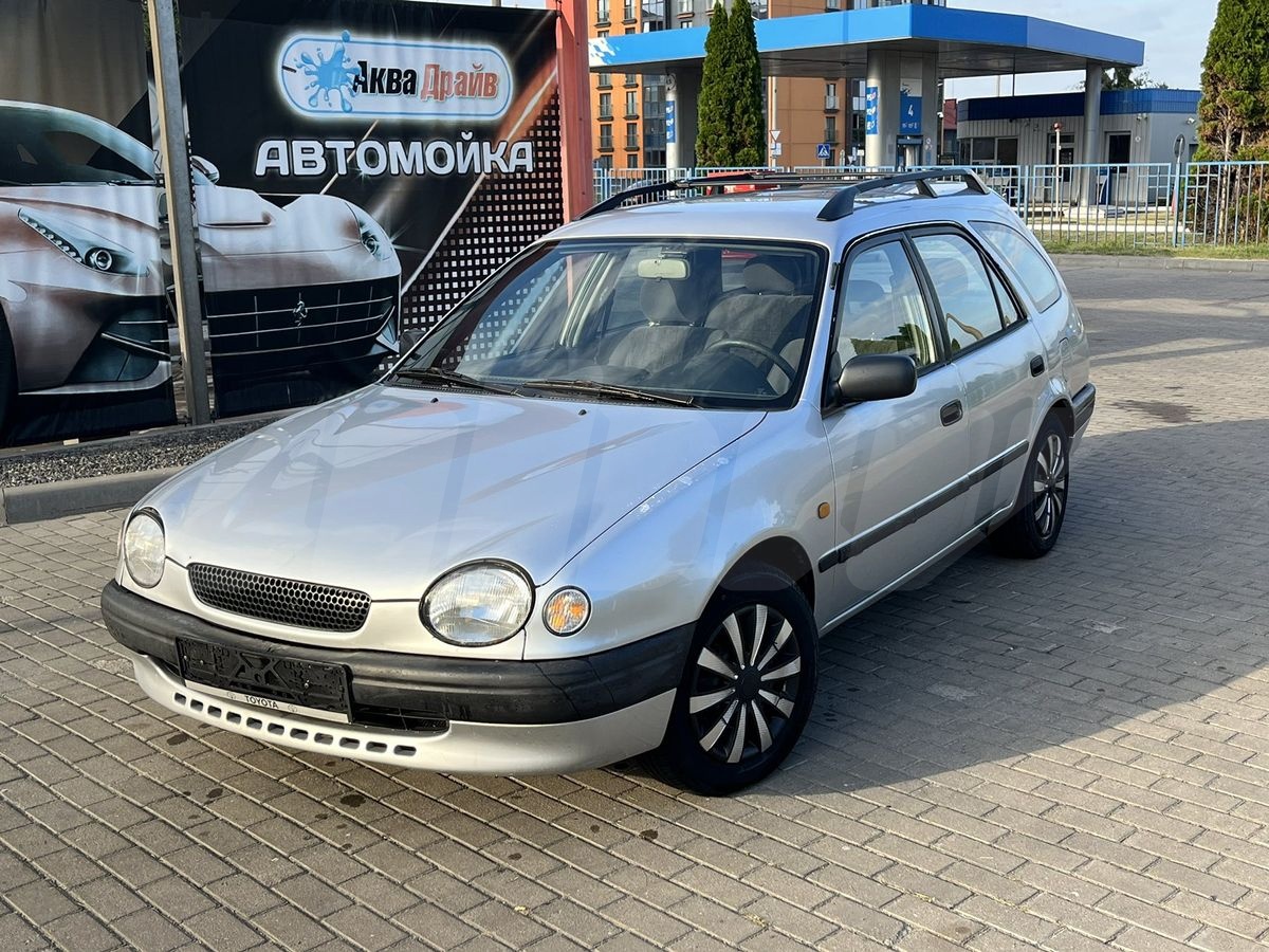 Toyota Corolla VIII (E110), 1999