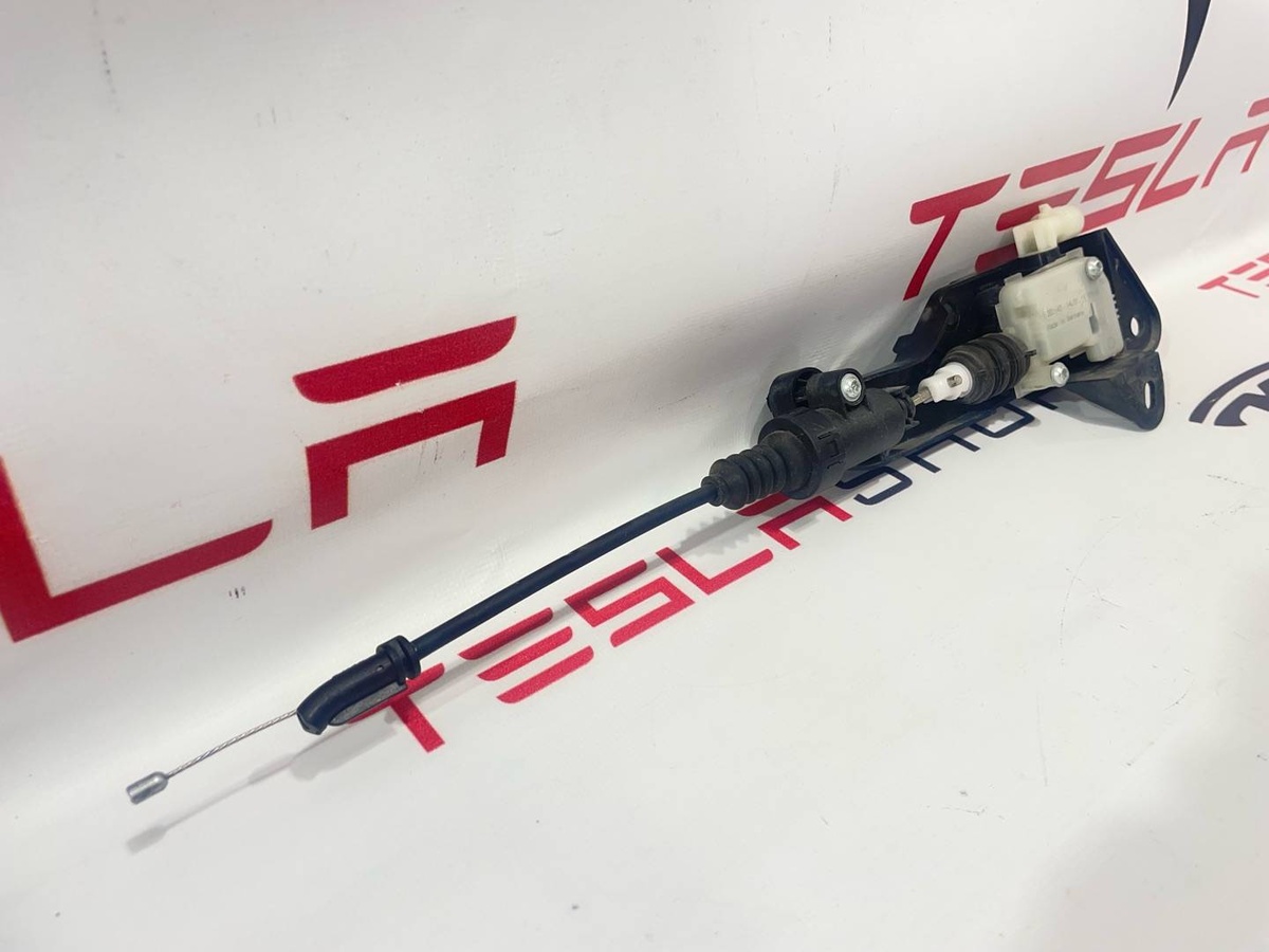 Электропривод замка капота к Tesla Model 3 2019