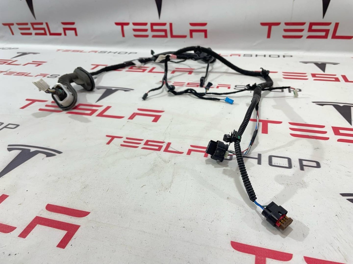 Проводка двери к Tesla Model 3 2019