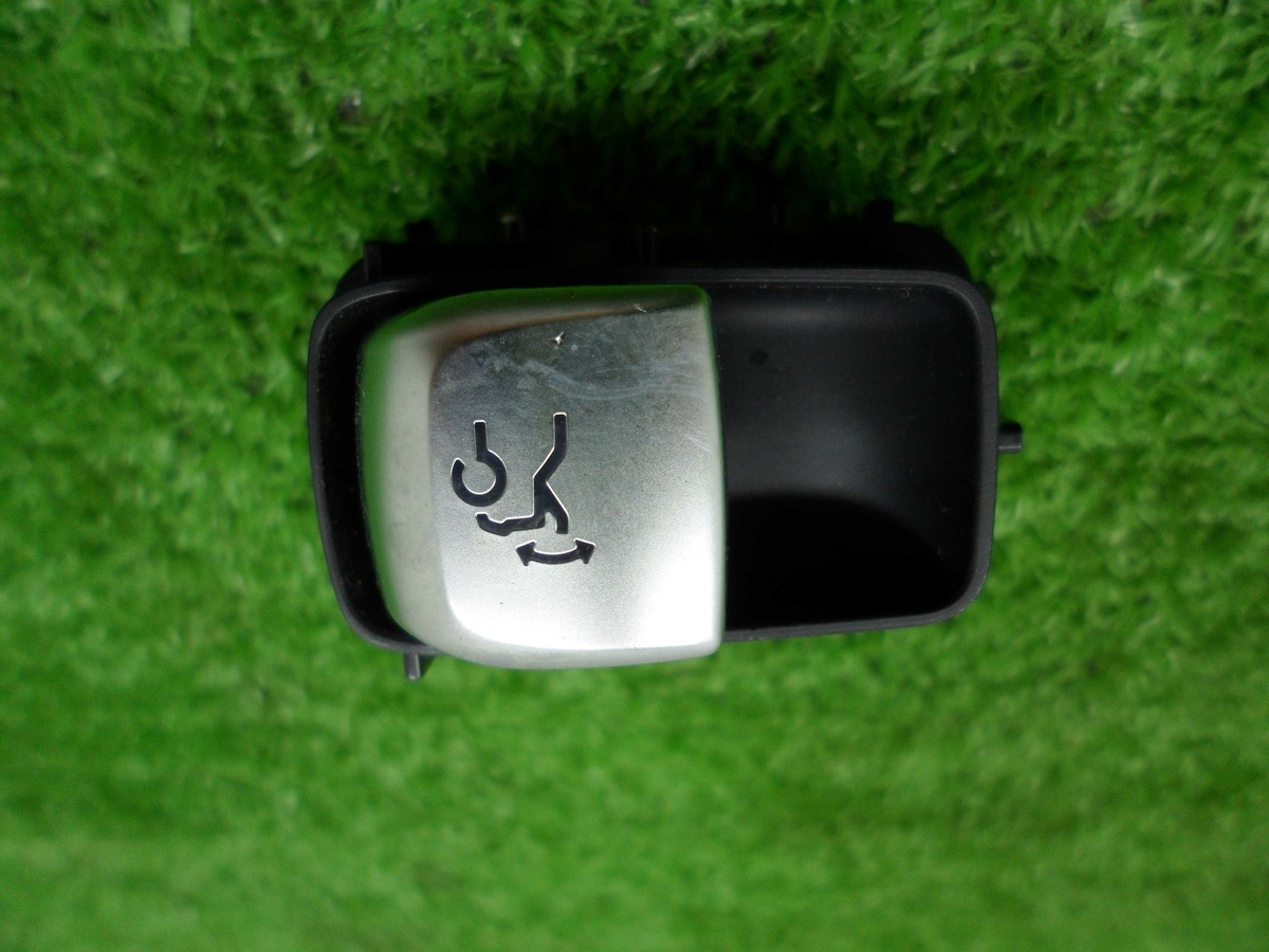 Кнопка  к Mercedes-Benz C-klasse 2019