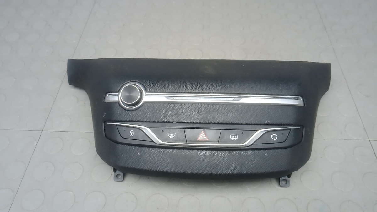 Блок мультимедиа к Peugeot 308 2014