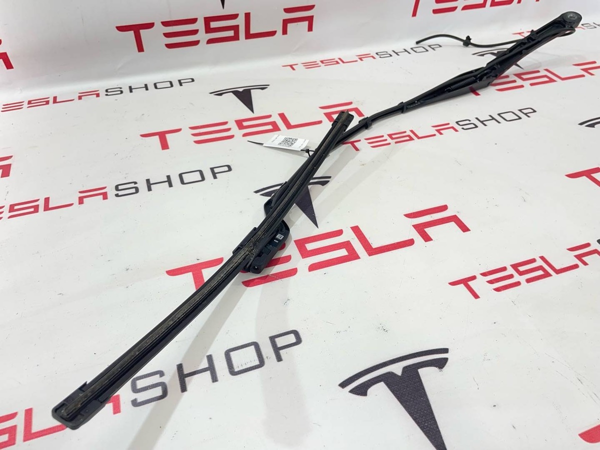Щеткодержатель к Tesla Model 3 2019