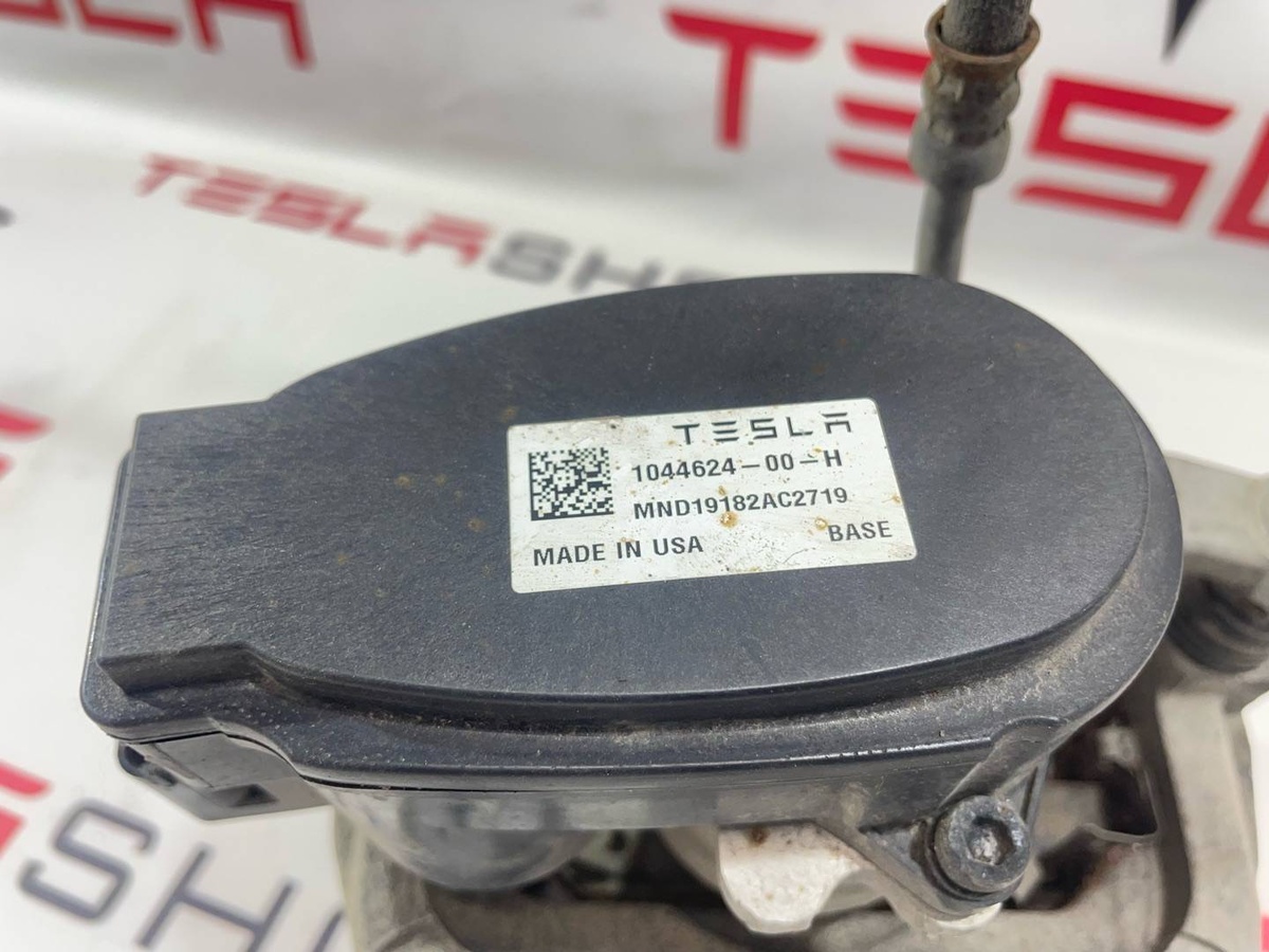 Суппорт задний правый к Tesla Model 3 2019
