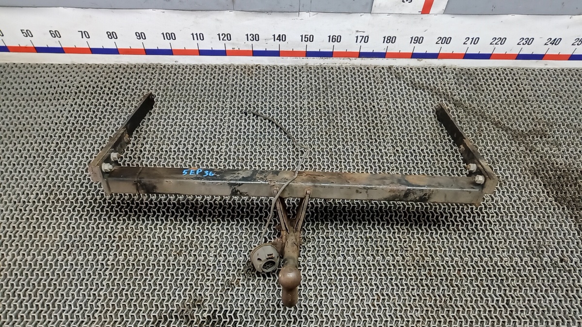 Прицепное устройство (фаркоп) к Ford Kuga 2010