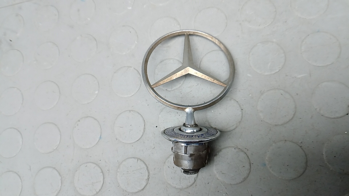Эмблема к Mercedes-Benz C-klasse 2004