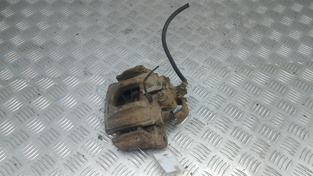 Скоба суппорта к Volkswagen Touareg 2004