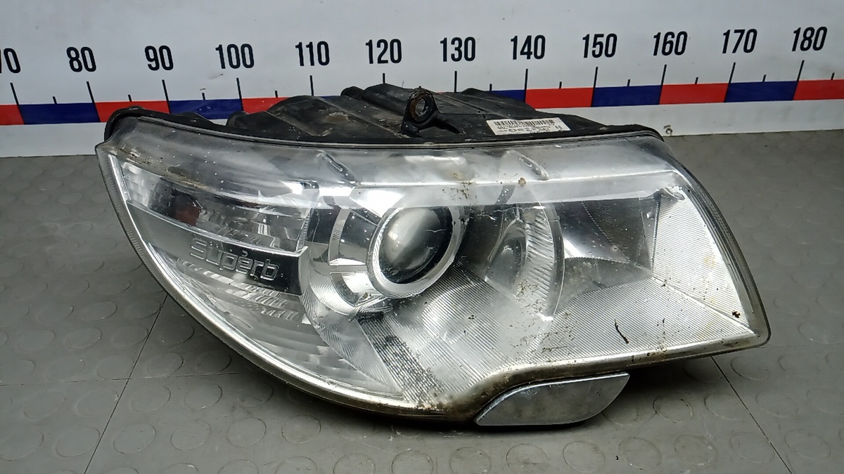 Фара правая к Skoda Superb 2012