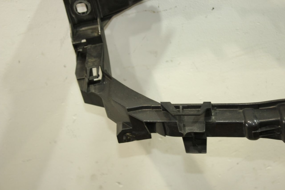 Передняя панель крепления облицовки (телевизор) к Ford S-MAX 2008