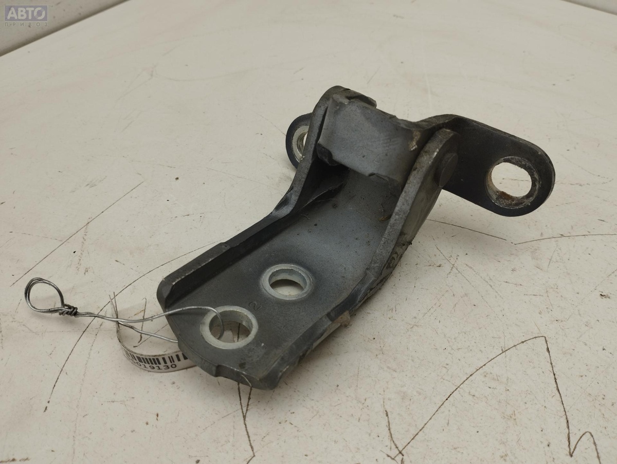 Петли к Toyota Avensis 2005