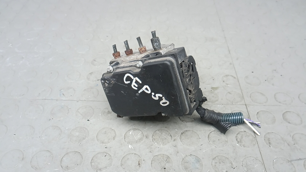 Блок ABS к Toyota Auris 2010