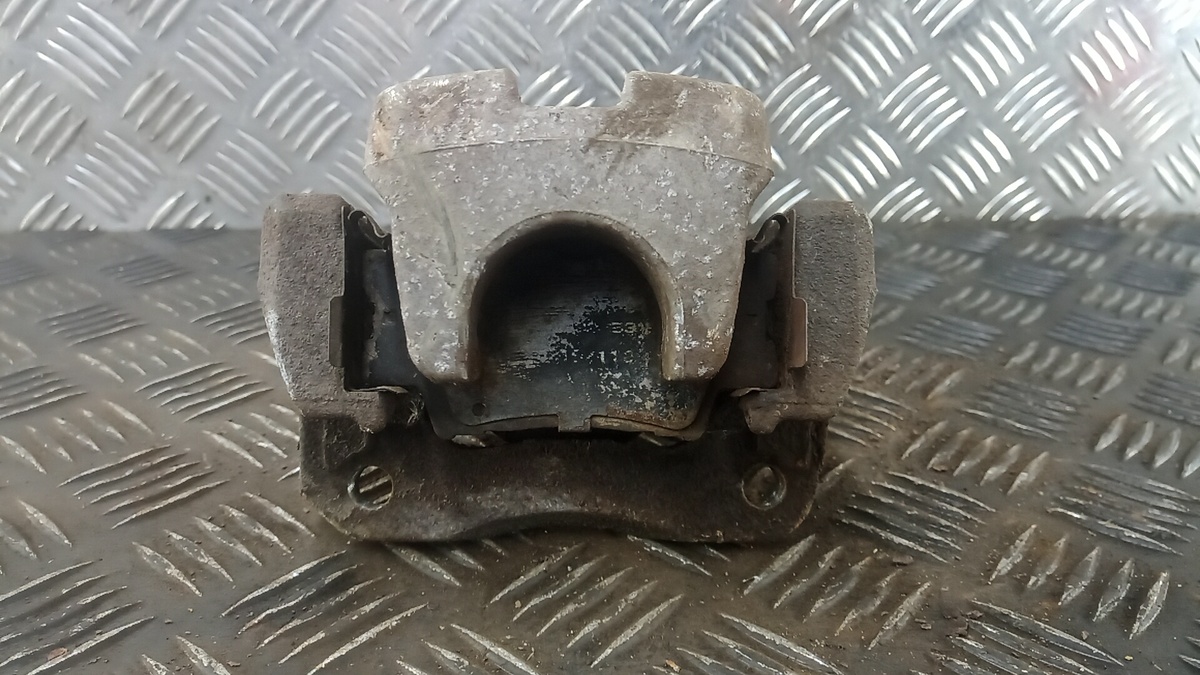 Скоба суппорта к Toyota RAV 4 2014