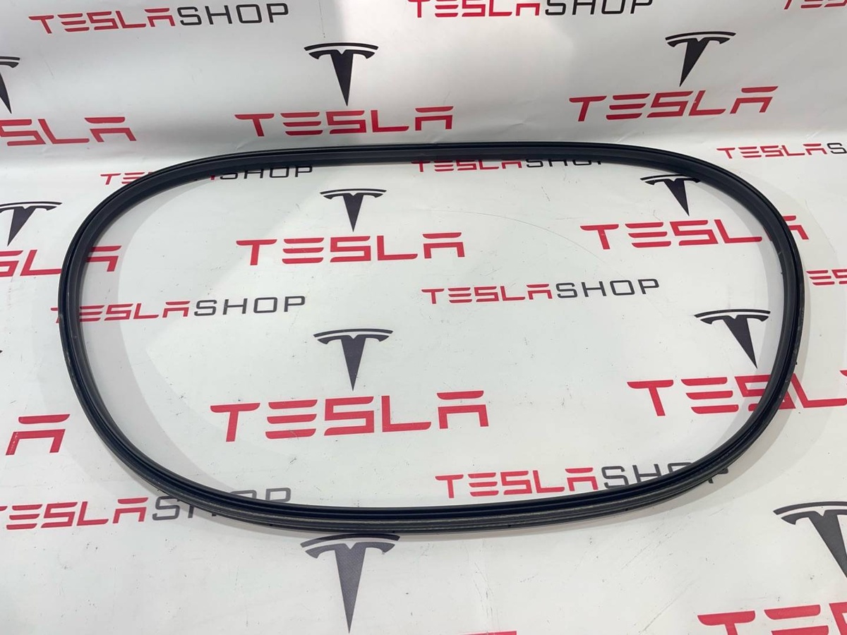 Уплотнитель к Tesla Model 3 2019