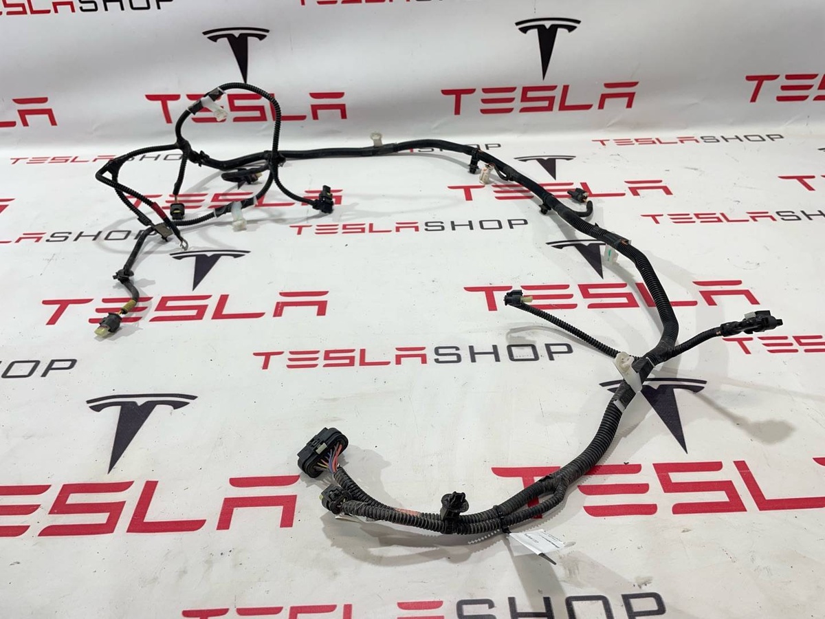 Проводка бампера переднего к Tesla Model 3 2019